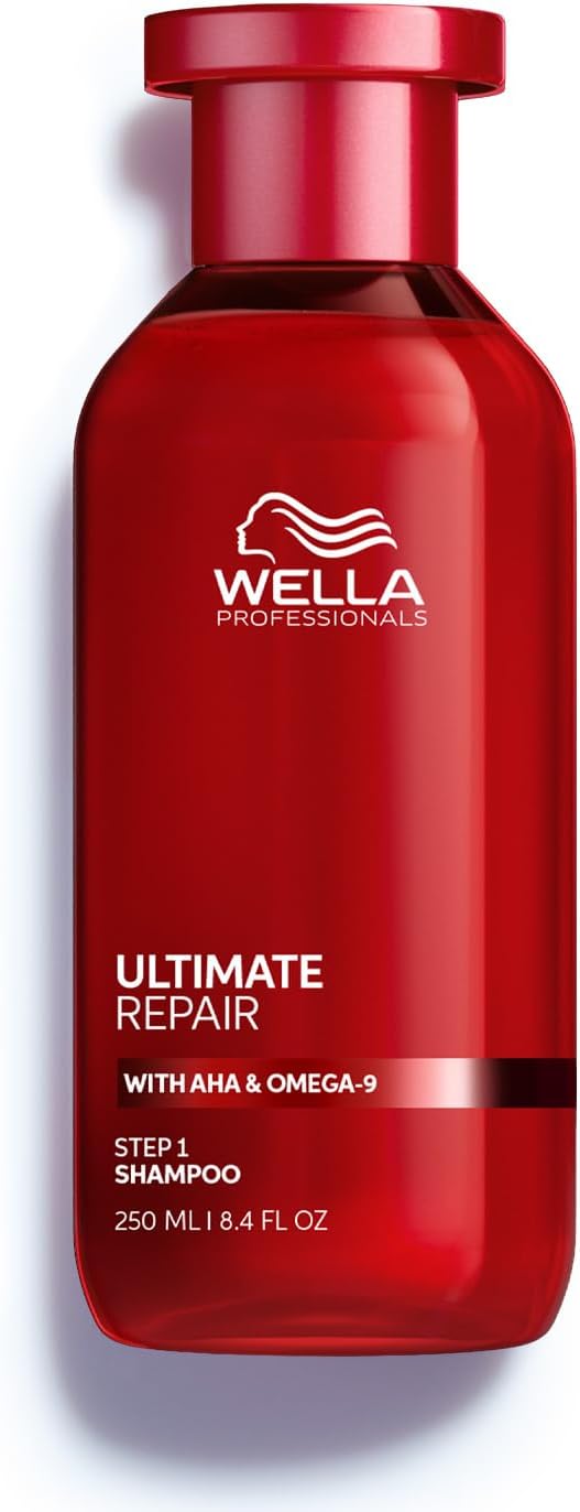 WELLA PROFESSIONALS Ultimate Repair Shampoo bottle, 250ml, front view.